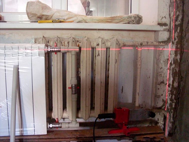Консультирует специалист: кто обязан менять радиаторы отопления в квартире?