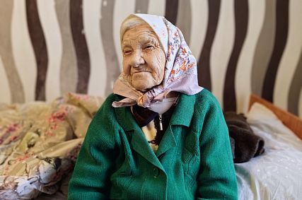 92-летней Екатерине Турской в железногорском ПВР вручили паспорт гражданина России