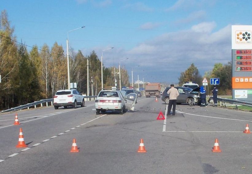 В Железногорском районе столкнулись ВАЗ и Honda