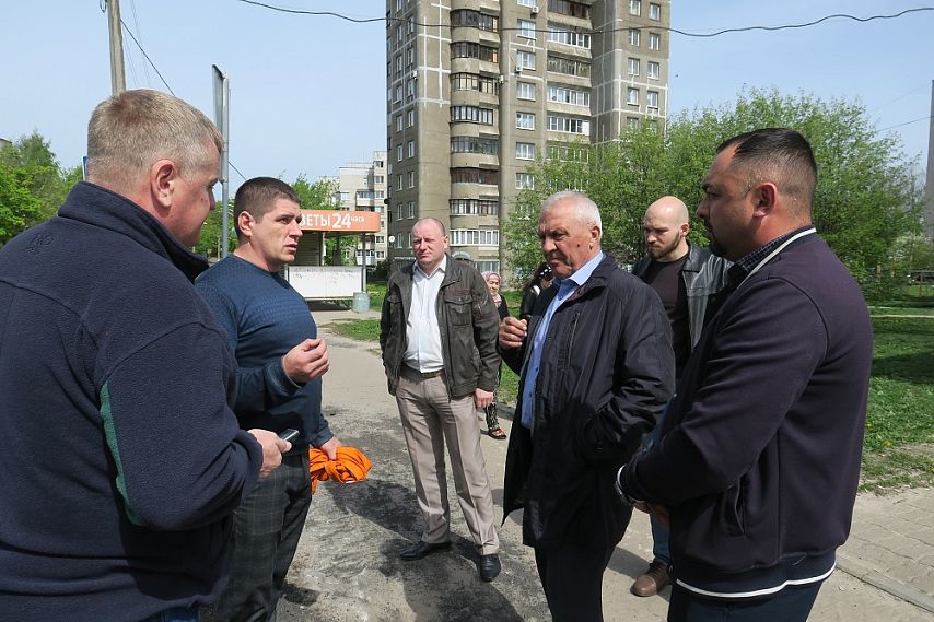 Дорожный ремонт в Железногорске продолжается вдоль по Курской-ямской
