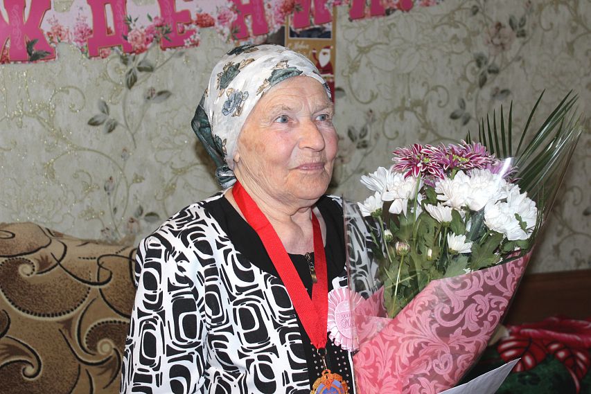 Секрет долголетия – труд и доброта: жительница Железногорска Раиса Дегтярёва отметила 90-летие