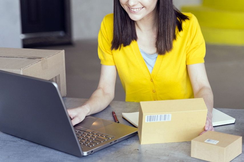 18-летняя железногорка похитила товары из пункта выдачи маркетплейса на 37 тысяч рублей