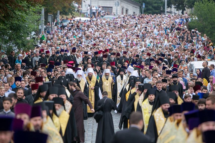В Киеве завершается Всеукраинский Крестный ход мира, любви и молитвы за Украину