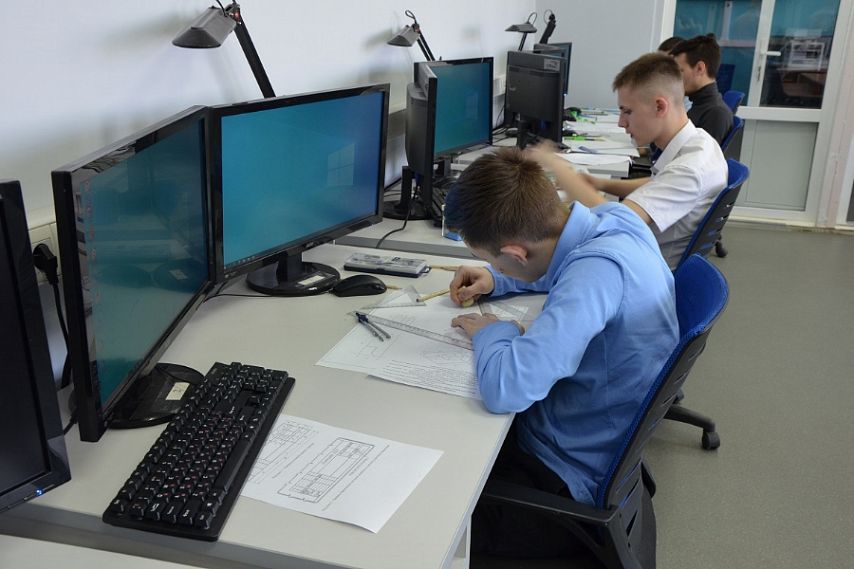 Два студента Железногорского горно-металлургического колледжа выиграли олимпиаду по инженерной графике