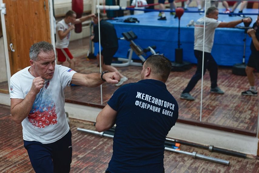 В Железногорске для всех желающих проводят занятия по боксу