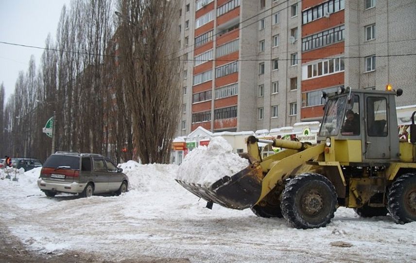 Железногорские улицы убирают 45 снегоочистительных машин