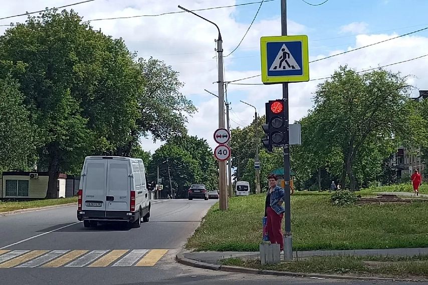 В Железногорске появился первый светофор с кнопочным управлением