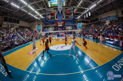 Баскетболистки курского «Динамо» дома выиграли у чемпионок России 