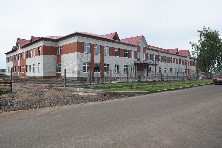 Чтобы школьники учились в одну смену, в Курской области строят новые школы