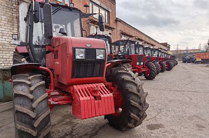 Администрация Железногорска купила тракторы для уборки дорог