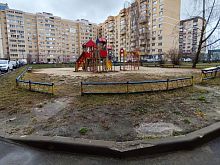 Ремонт двора за 30 млн рублей проводят в Железногорске