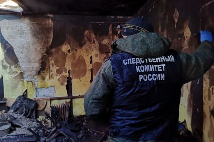 Во время ночного пожара в Железногорске погиб мужчина