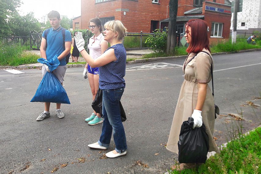 С любовью к городу: в Железногорске с улицы Октябрьской вывезли почти 500 литров мусора