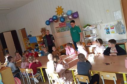 Железногорских дошколят учат наблюдать за птицами