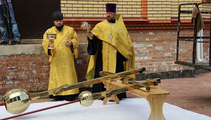 На храме святой великомученицы Варвары засияли золочёные кресты
