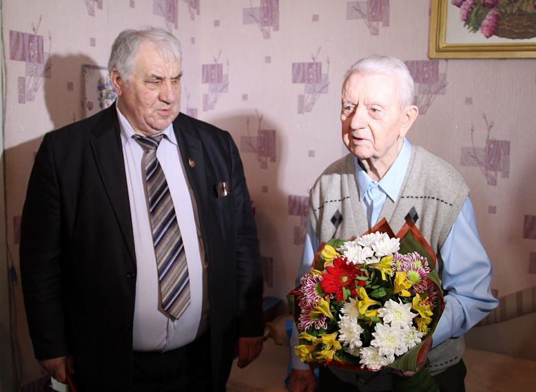 Железногорец Иван Суржиков отметил 95-летие