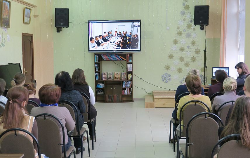 К юбилею мастера: в железногорской библиотеке состоялась «Литвстреча онлайн»