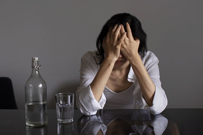 Жительница Железногорска спаивала 12-летнюю знакомую