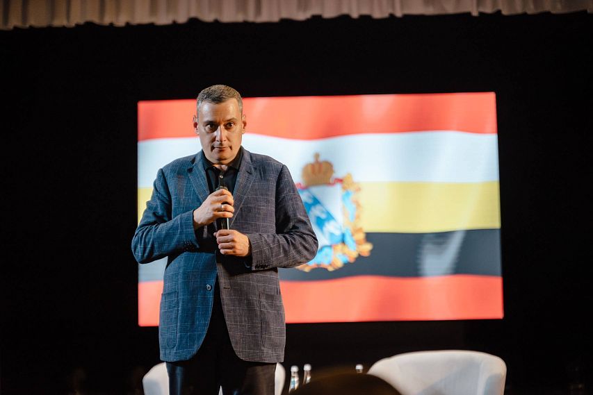 Александра Хинштейна попросили разобраться в спорах работников с руководством швейного предприятия