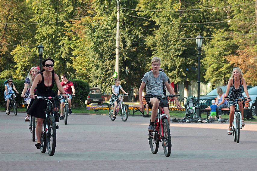 В Железногорске состоялся ретро-велопробег