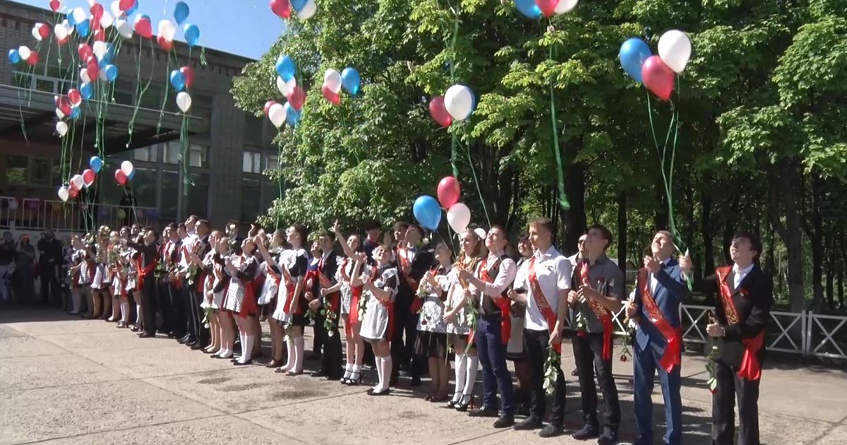 Последний звонок телепередачи. 8 Школа Железногорск Курская область. МОУ СОШ 8 Железногорск Курская область. 3 Школа Железногорск Курская область. Школа 6 Железногорск Курская.