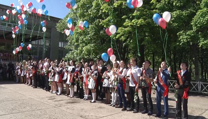 25 мая в школах Железногорска прозвенел Последний звонок