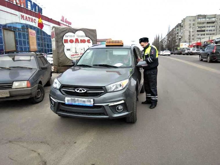 В Железногорске проверяют водителей такси