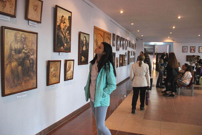 «Гений, неподвластный времени»: в Железногорске открылась выставка, посвящённая творчеству Леонардо да Винчи