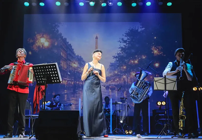 В Железногорске побывал старый Париж