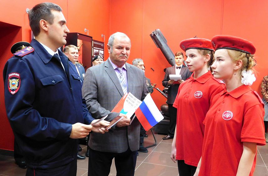  Мы – граждане России: юным железногорцам вручили первые паспорта