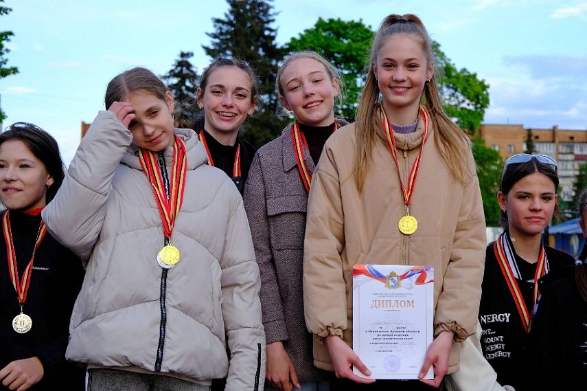 Железногорские легкоатлеты собрали большую коллекцию наград на старте летнего сезона