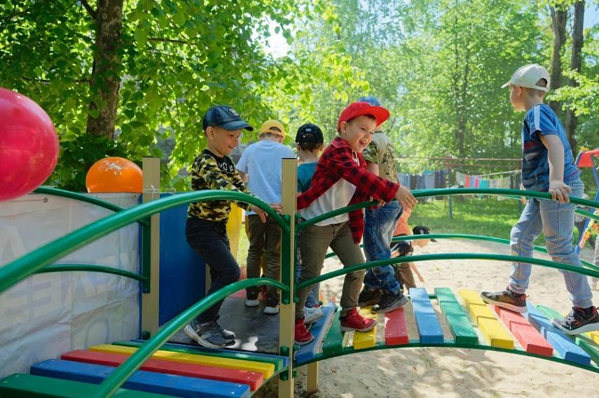 В Железногорске установили новые детские площадки