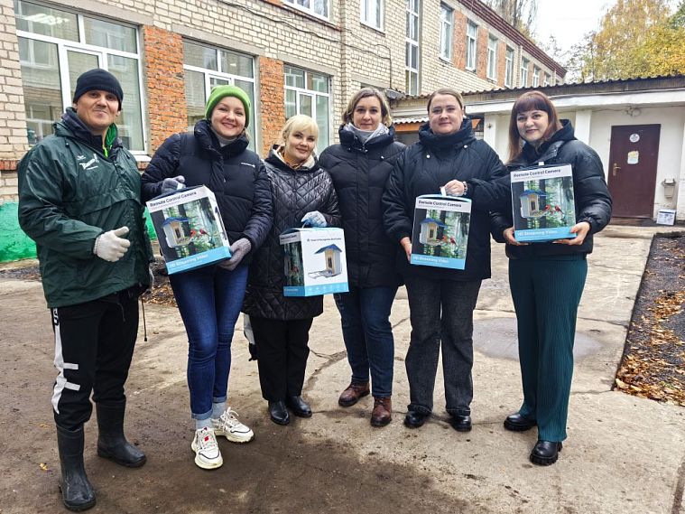 В железногорском детском саду № 10 установили для птиц «умные» кормушки