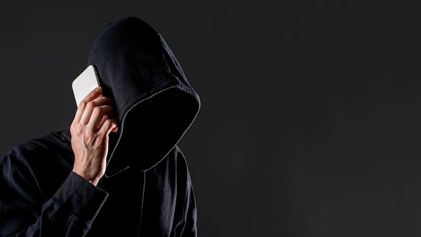 Мошенники заставили 19-летнего железногорца перевести им 700 тысяч рублей