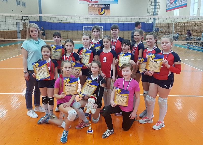 Железногорские спортсмены выиграли второй этап Детской волейбольной лиги Курской области