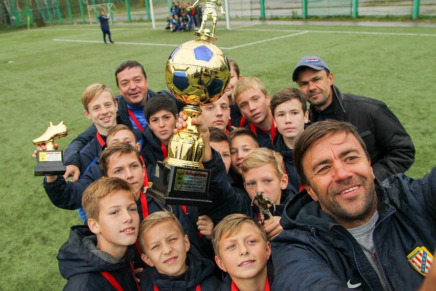 В Железногорске прошел футбольный турнир памяти Ивана Пахомова