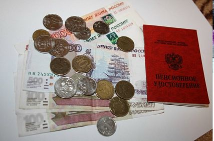 80-летним — плюс 19 тысяч, соседям — право лишить регистрации: нововведения мая