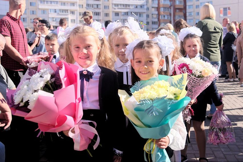 Самая молодая школа Железногорска распахнула свои двери для тысячи учеников