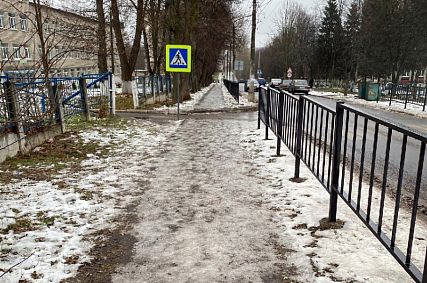 В Железногорске выявлены факты неудовлетворительной уборки улиц и дворов от снега и наледи