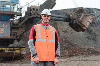 «Это у нас в крови»: как машинист экскаватора находит идеи с многомиллионным эффектом