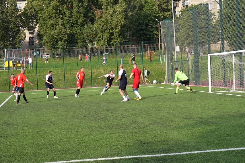 На Михайловском ГОКе стартовал футбольный турнир в рамках рабочей спартакиады 