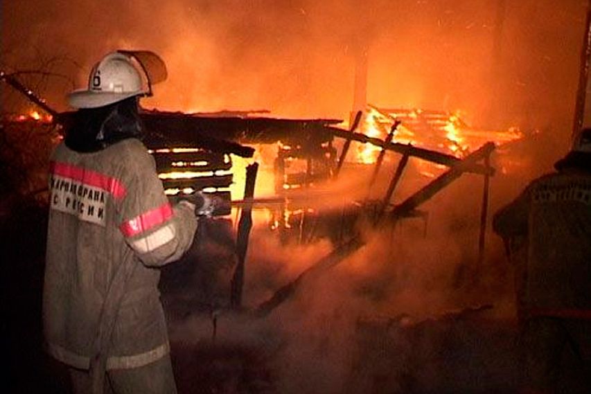 При пожаре в деревне Рясник Железногорского района погиб человек