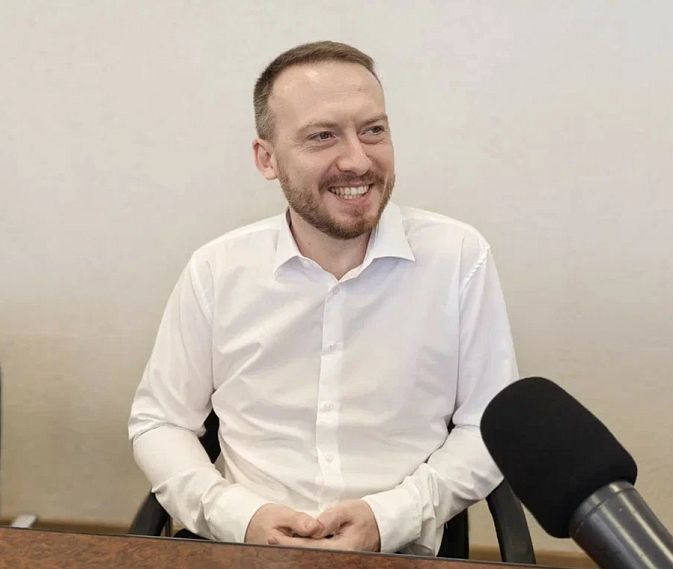 «Моя преемственность – не во власти, а в профессиональном опыте». Александр Петров рассказал о себе