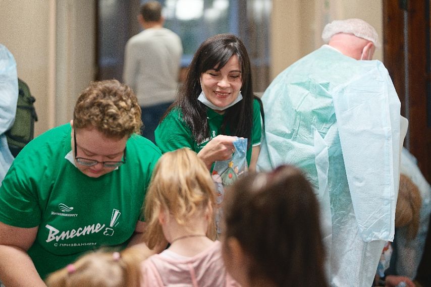 Пациентам Центра восстановительного лечения «Зорюшка» подарили «коробку добра»