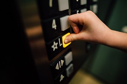 В Железногорском доме-интернате в этом году заменят лифты