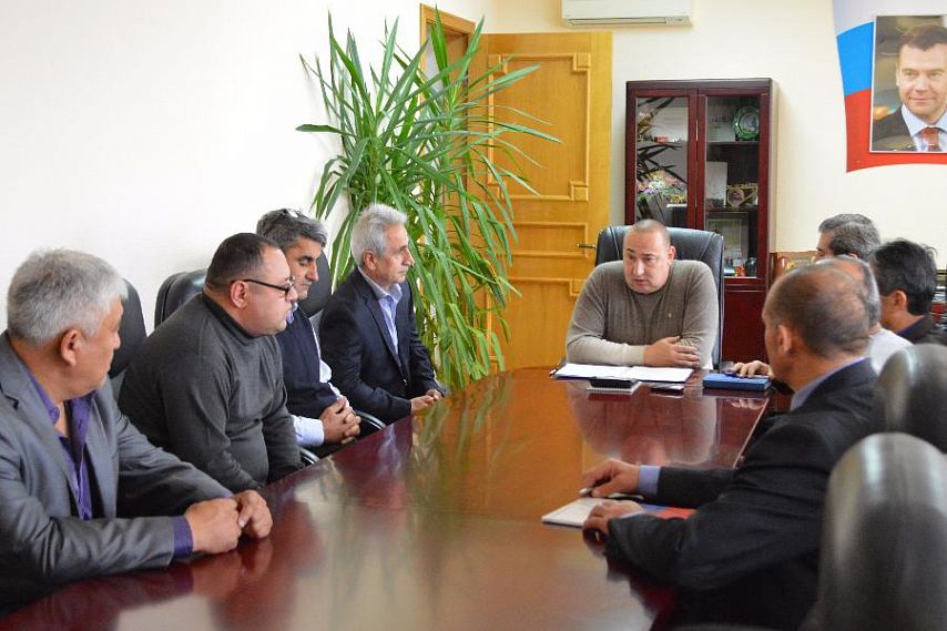 Глава Железногорска встретился с представителями национальных диаспор города