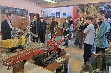 Переместились в будущее: что увидели железногорские школьники в Университете МИСИС