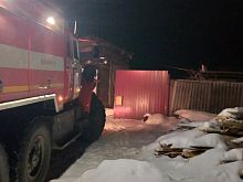 В Железногорском районе в слободе Михайловка загорелся деревянный дом