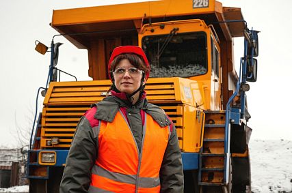 Чувство мощи и полёта. За что полюбила большегрузные самосвалы Светлана Хлопова