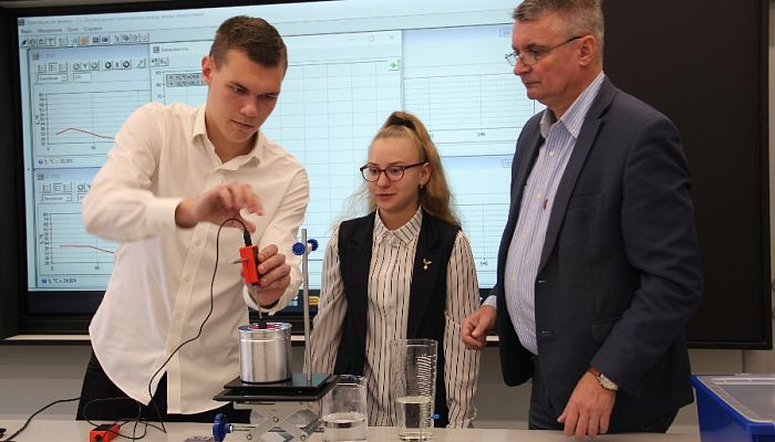 Физика в «цифре». Новый кабинет физики оборудовали в железногорской школе № 3